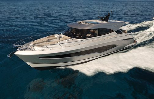 Riviera 6200 Sport Yacht
