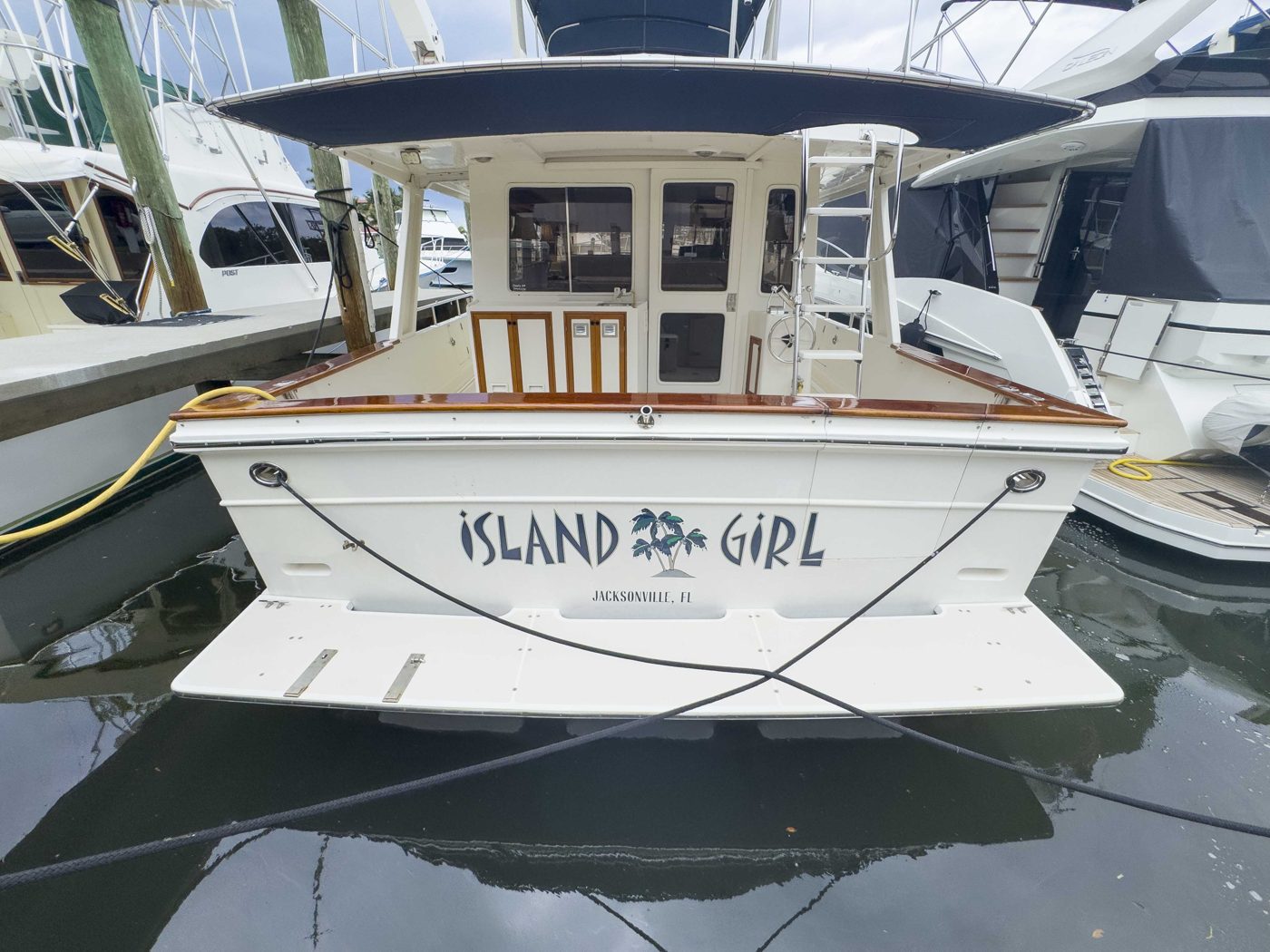 Island Girl exterior, bow and foredeck