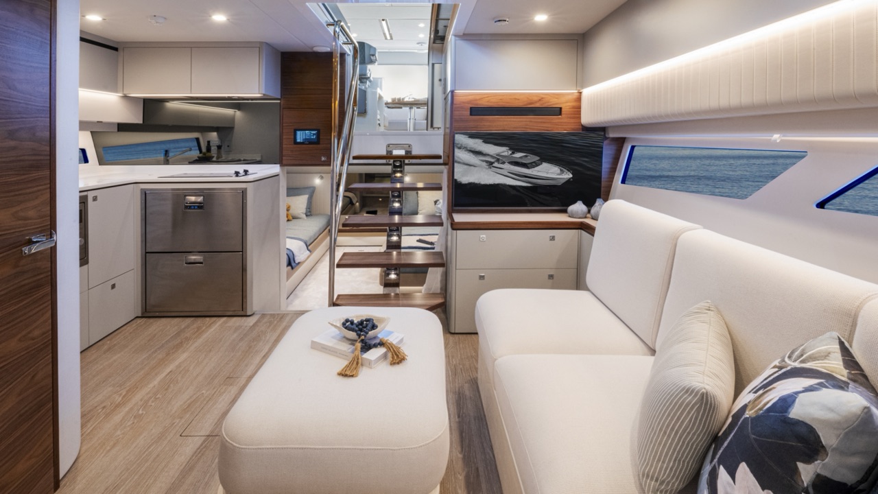 Riviera 4300 Sports Express gallery photo