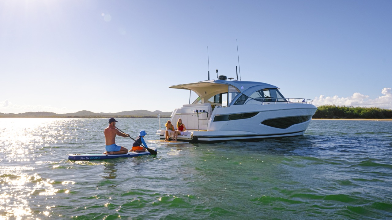 Riviera 4300 Sports Express gallery photo