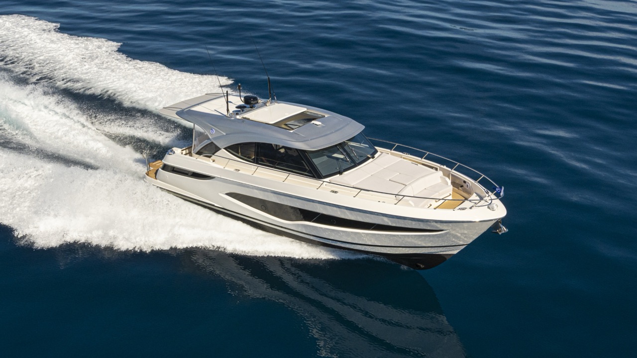 Riviera 4300 Sports Express gallery photo