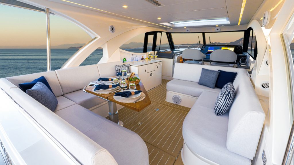 Riviera 4300 Sports Express sports deck